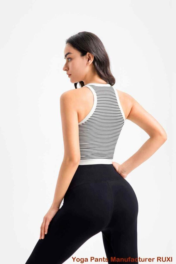 מכנסי אימון קצרים עם תוחם RUXI
