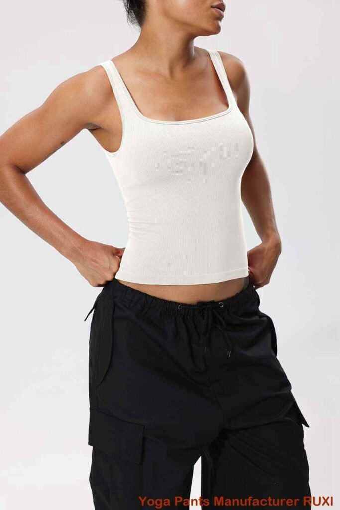 מכנסי טניס קצרים עם כיסים נשים